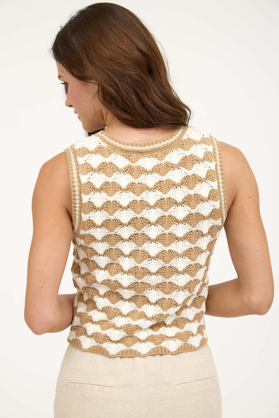 Scallop Sleeveless Sweater
